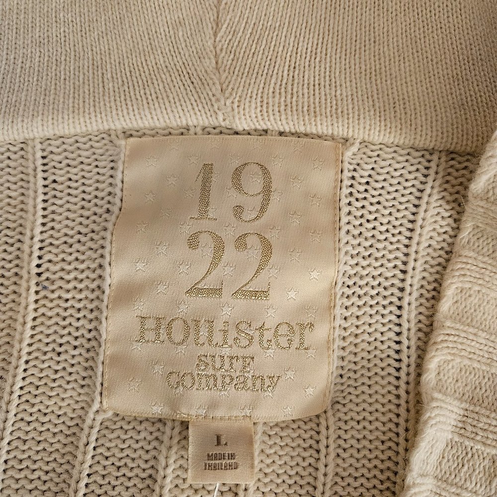 Hollister V-neck sweater with pockets